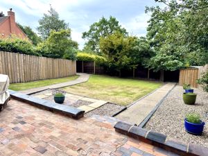 Photo 27- click for photo gallery